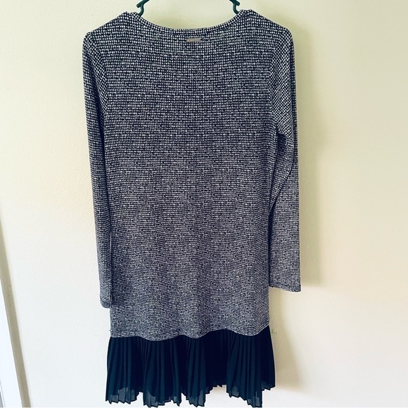 🖤 Michael Kors XS Houndstooth Midi Dress – Long Sleeve, Pleated Hem - Picture 10 of 10